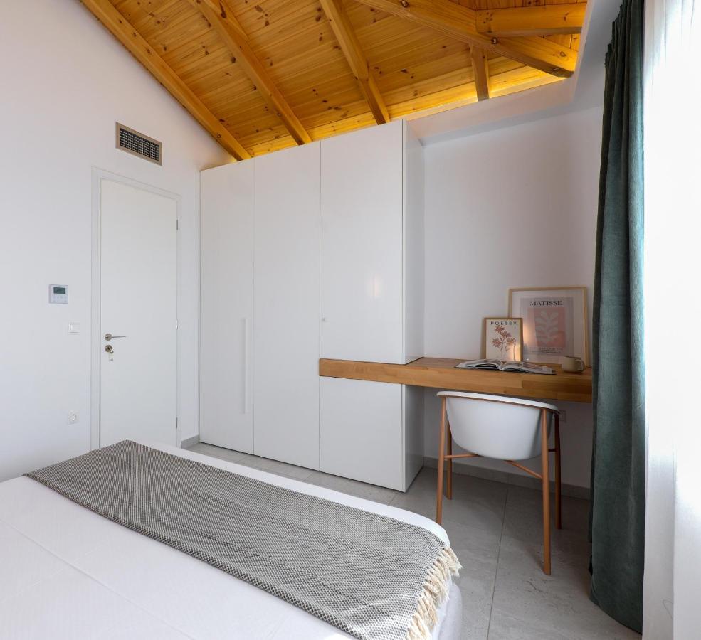 Appartement Lithos Retreat 2 à Kalamata Extérieur photo